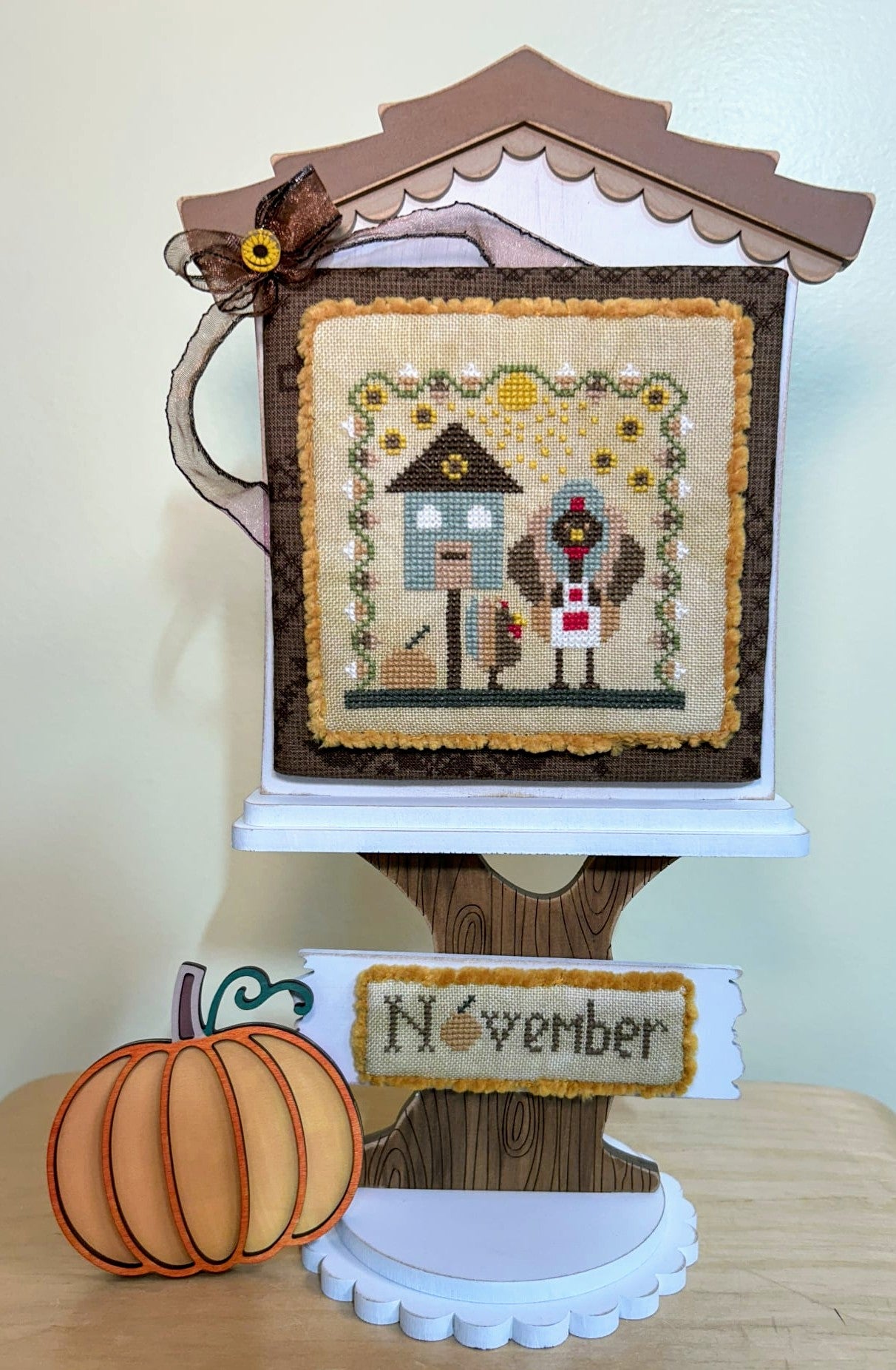 The Spanish Stitcher | Feathered Friends November