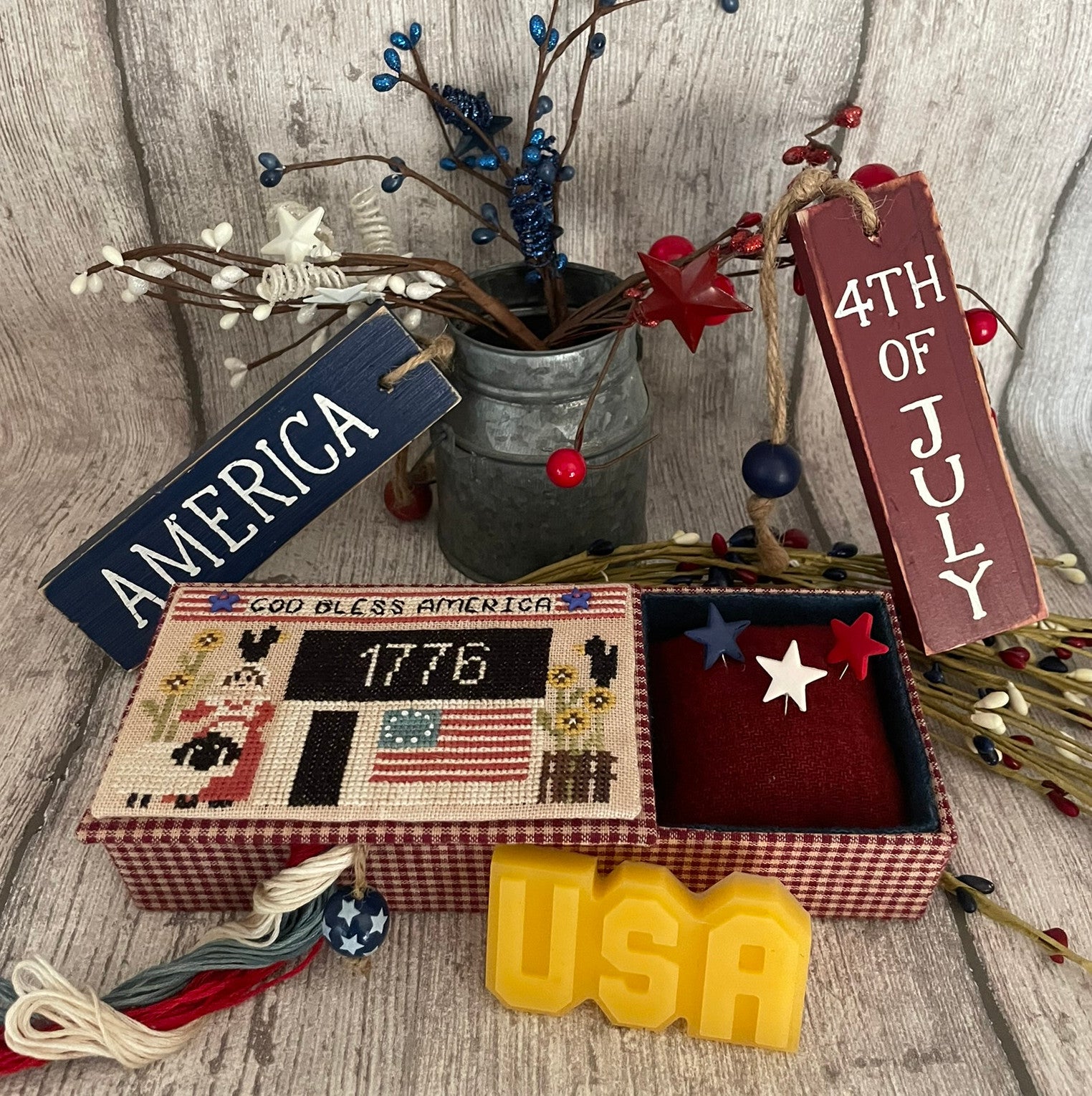 Mani di Donna | God Bless America Sewing Box