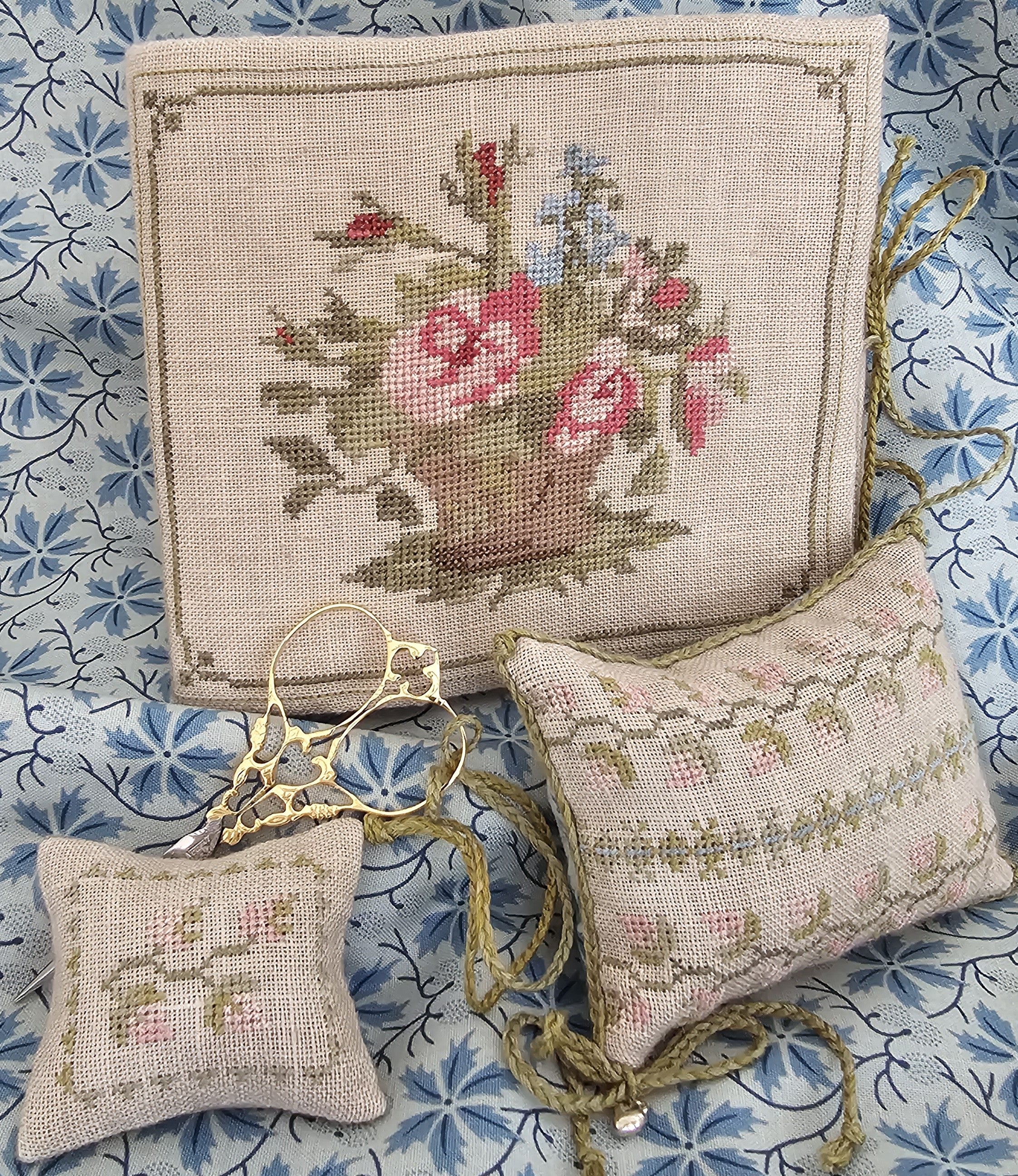 Samplers Not Forgotten | 1830s Rose Basket Needlebook